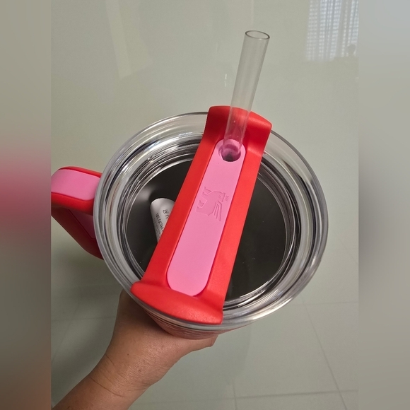 NWT Stanley 2025 Valentine's Day Limited Edition The Flowstate Quencher 40 oz - Picture 9 of 10